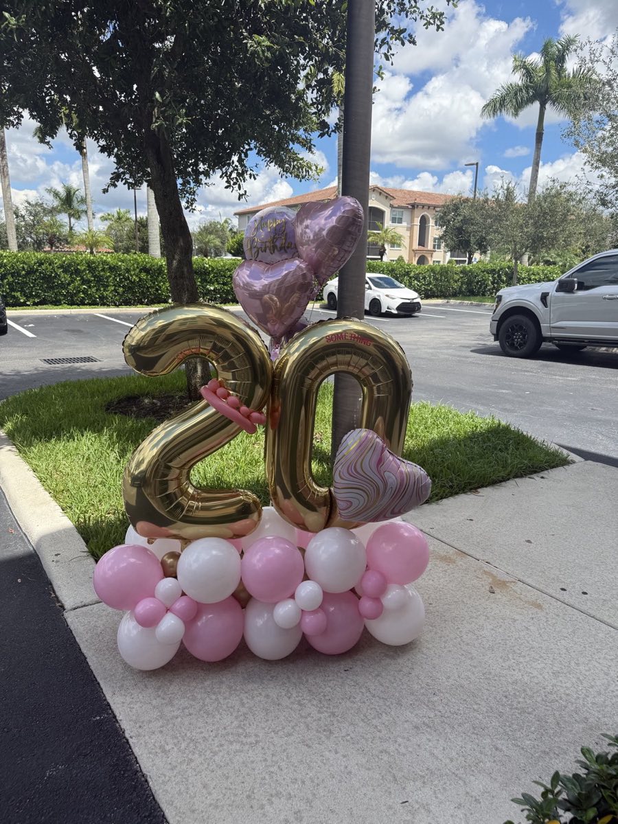 Small Balloon Moments / Bouquets